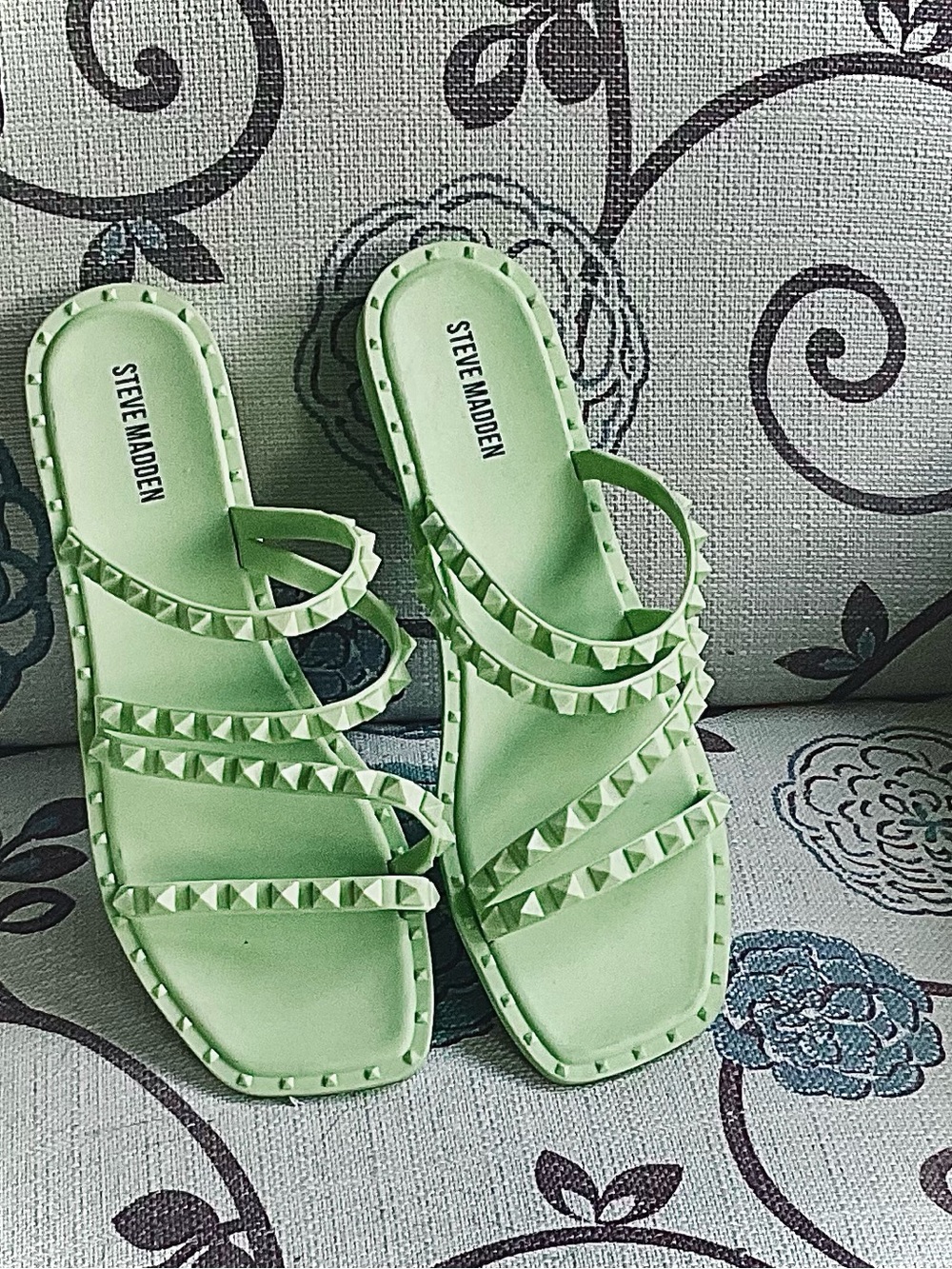 STEVE MADDEN NEON LIME STRAPPY SANDALS/ SKYLER J/SKYL 14S1 10M